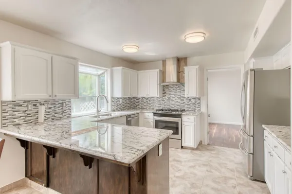 $569,000 | 1917 East Serena Avenue, Fresno, CA 93720