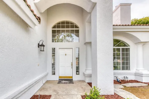 $569,000 | 1917 East Serena Avenue, Fresno, CA 93720