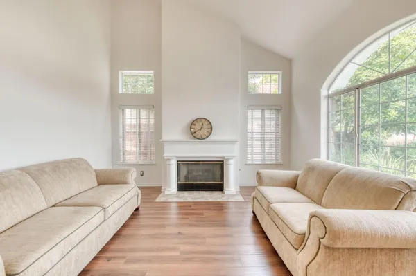 $569,000 | 1917 East Serena Avenue, Fresno, CA 93720