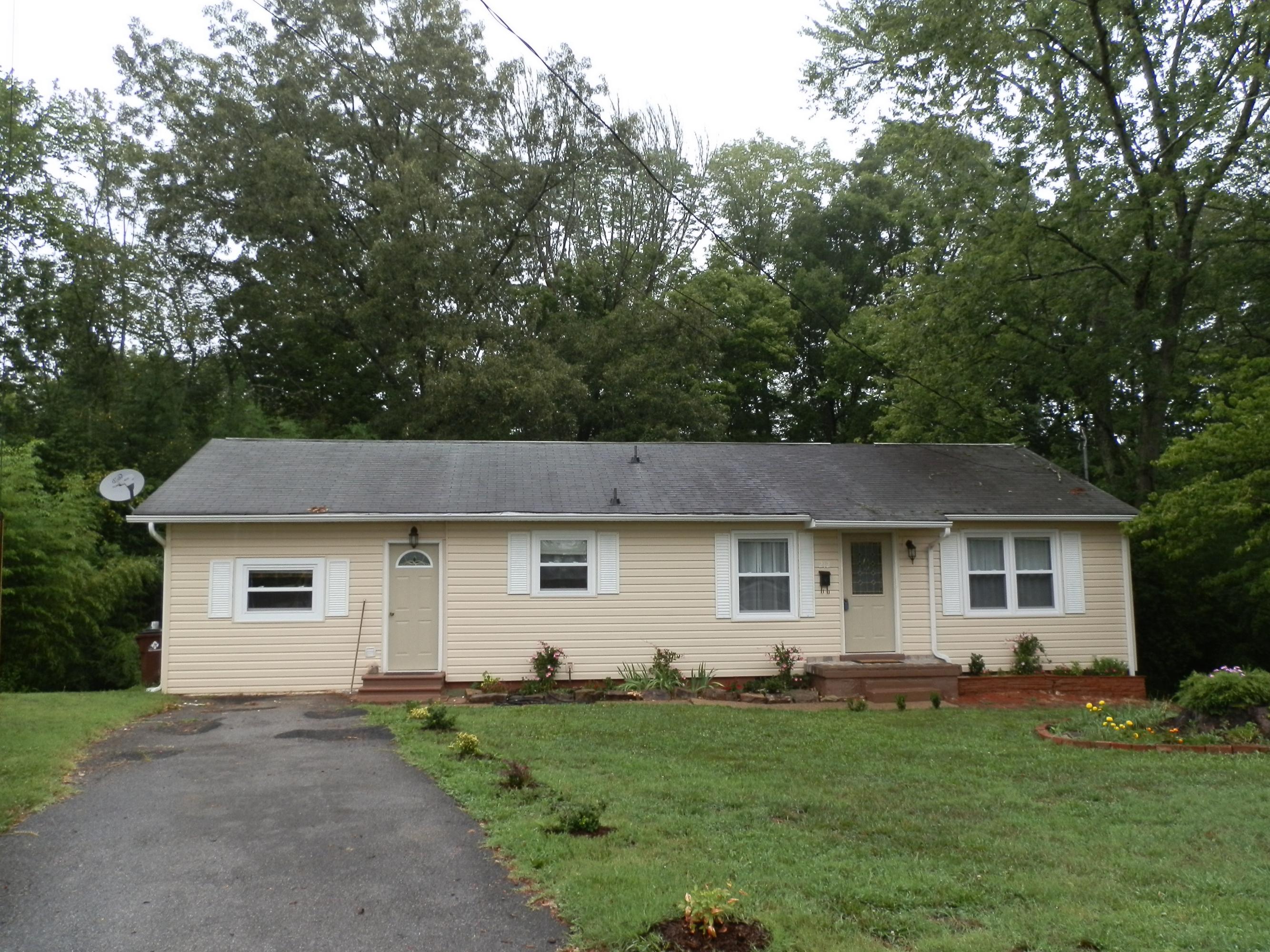 212 Bunker Lane Oak Ridge, TN 37830 - Photo 1 of 8 Front. Home was not a duplex