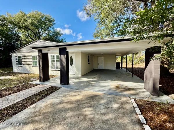 $1,750 | 1305 Flower Drive, Panama City, FL 32401