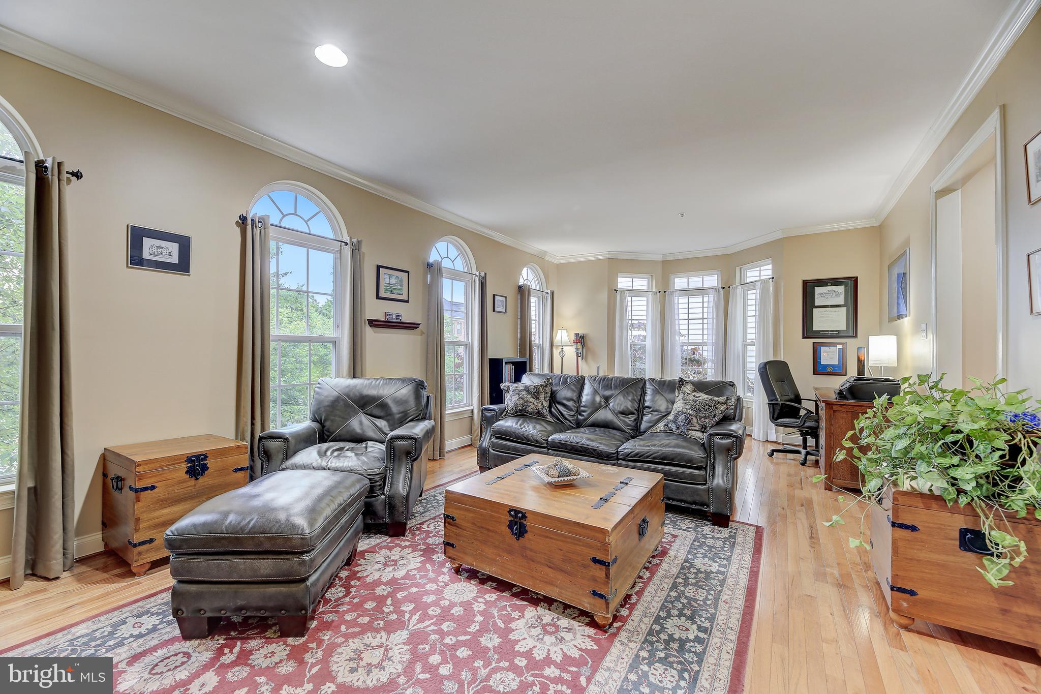 9933 Veiled Dawn Laurel, MD 20723 - Photo 5 of 46 Living Room
