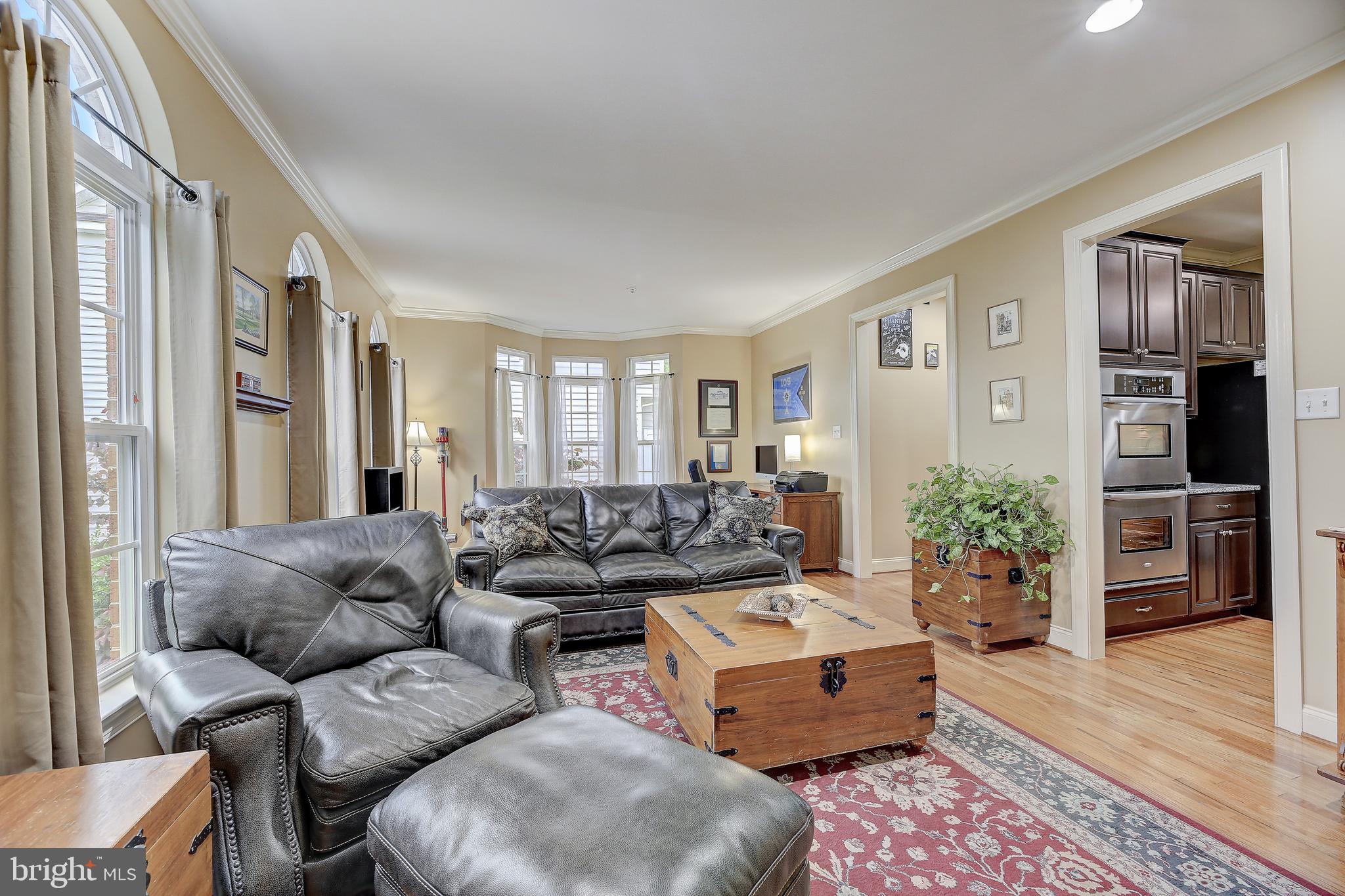 9933 Veiled Dawn Laurel, MD 20723 - Photo 6 of 46 Living Room
