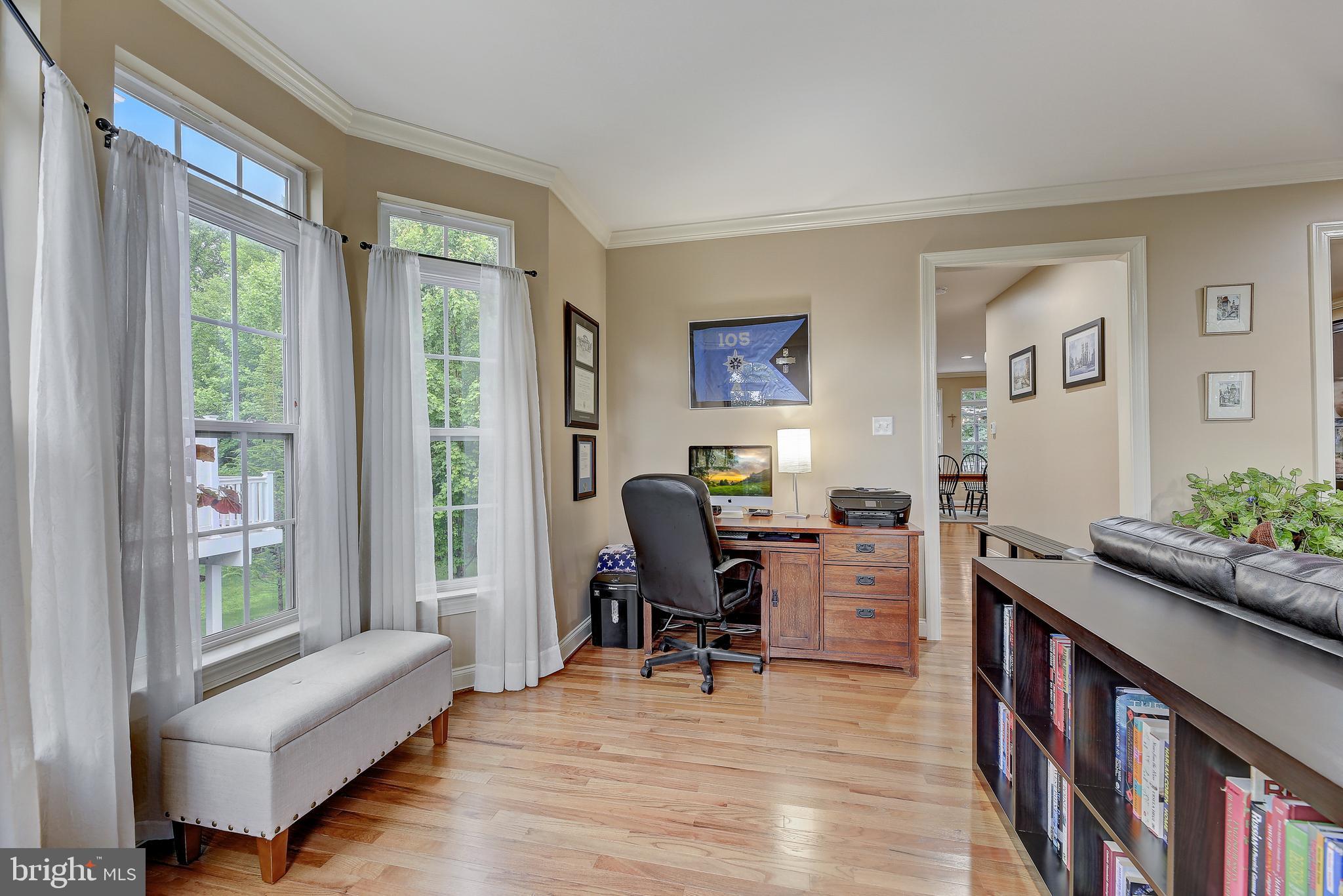 9933 Veiled Dawn Laurel, MD 20723 - Photo 8 of 46 Living Room