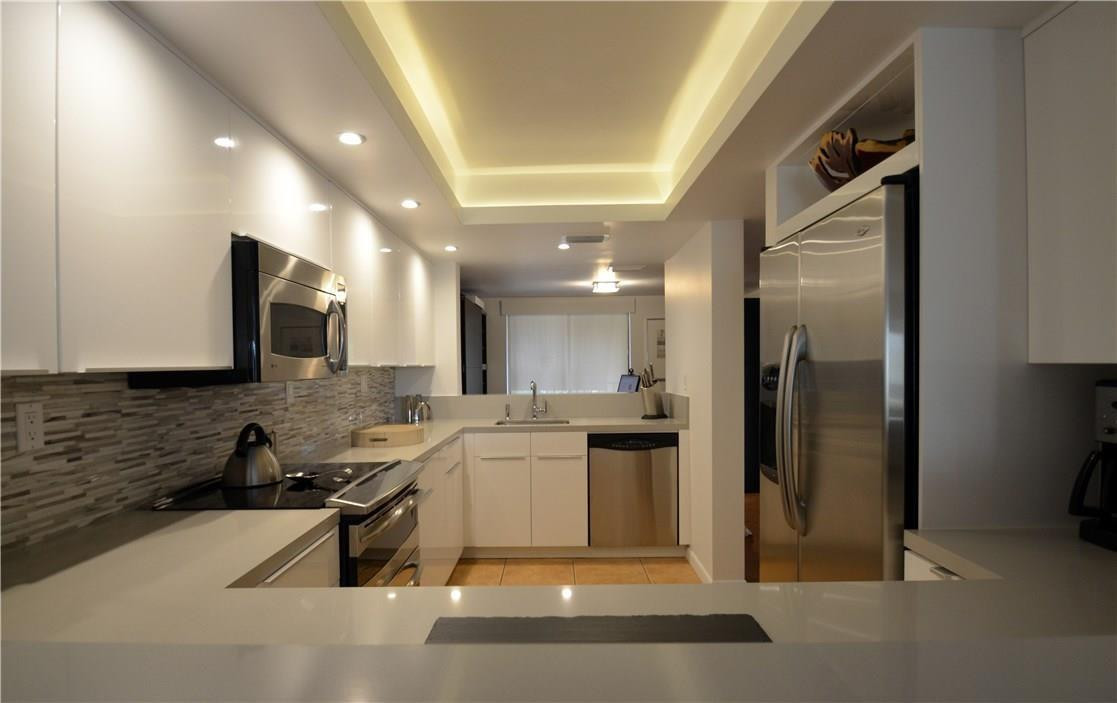 141 Southwest 96th Terrace, Unit 302 Plantation, FL 33324 - Photo 4 of 16 Photo 4