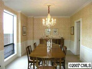 854 Cherokee Road, Unit J5 Charlotte, NC 28207 - Photo 3 of 8 Gallery Image 3