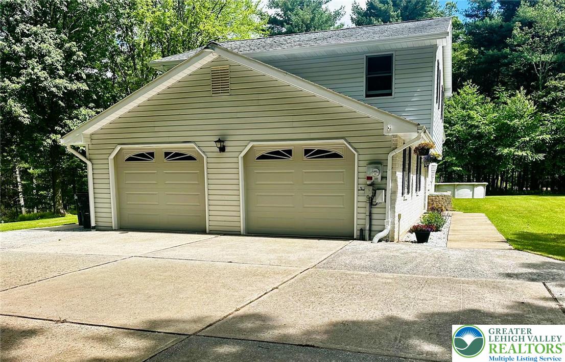 93 Sassafras Road Lehighton, PA 18235 - Photo 6 of 67 Oversized attached 2 car garage