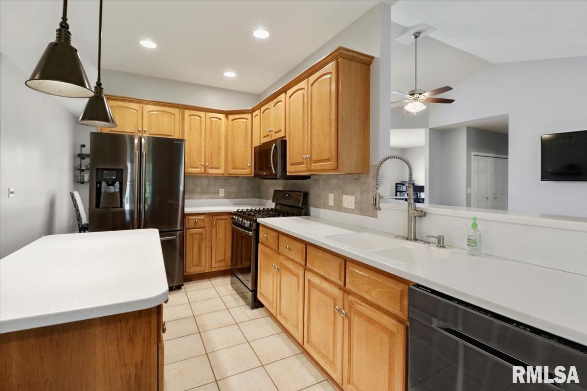 6409 Stonehaven Ridge Springfield, IL 62711 - Photo 12 of 41