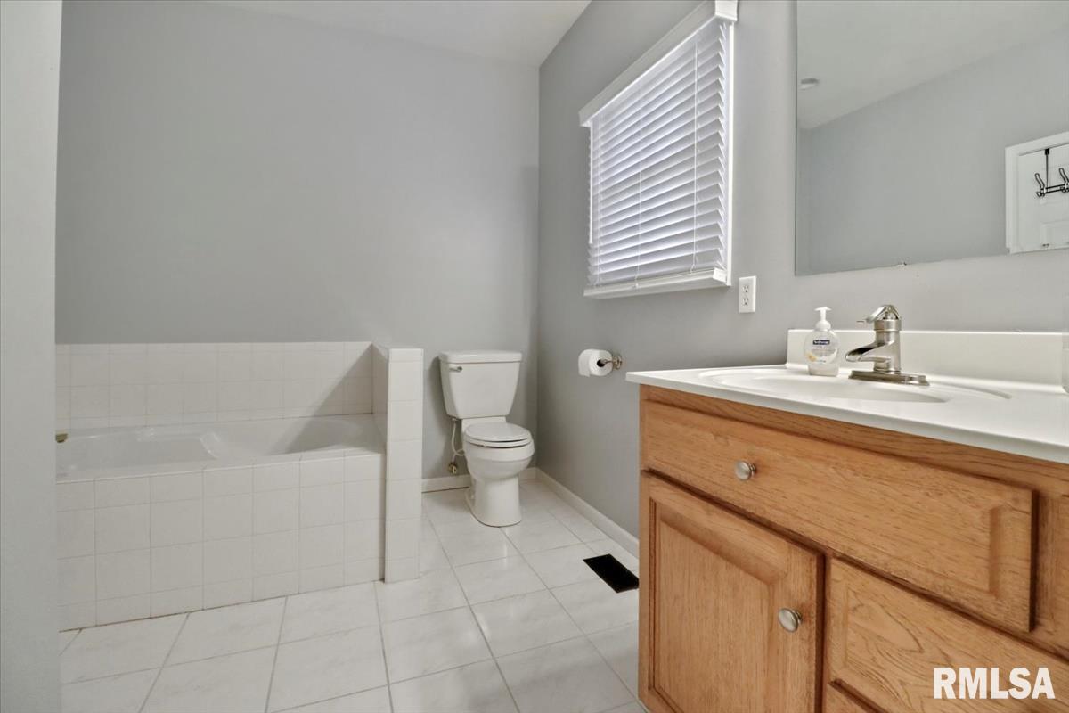 6409 Stonehaven Ridge Springfield, IL 62711 - Photo 18 of 41
