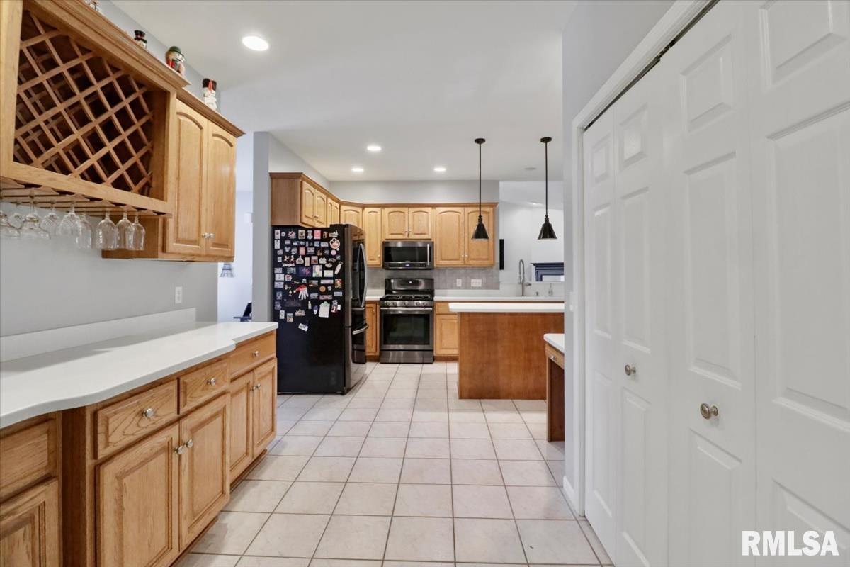 6409 Stonehaven Ridge Springfield, IL 62711 - Photo 10 of 41