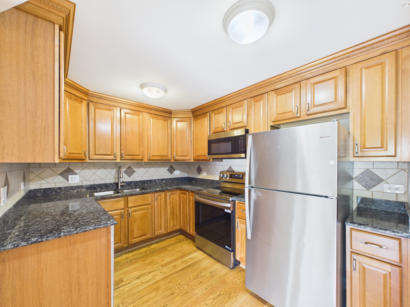 2210 South Goebbert Road, Unit 226 Arlington Heights, IL 60005 - Photo 14 of 49 Gallery Image 14