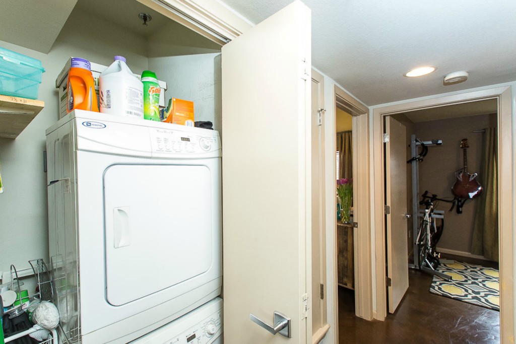 41 Waller Street, Unit 308 Austin, TX 78702 - Photo 22 of 34 a utility room with dryer and washer
