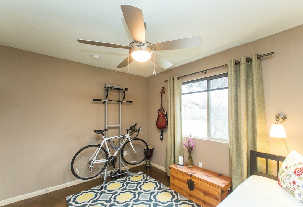 41 Waller Street, Unit 308 Austin, TX 78702 - Photo 25 of 34 a view of a room with gym equipment