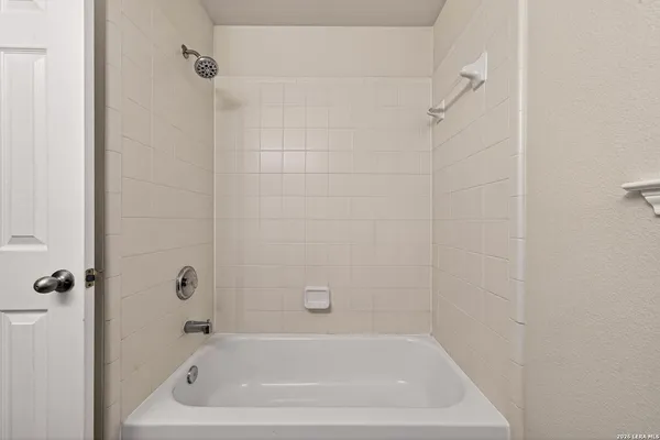 $2,200 | 137 Niemietz Cove, Cibolo, TX 78108