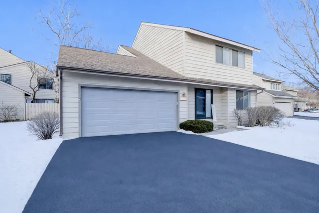 $365,000 | 1527 Kirkwood Drive, Unit 1527, Geneva, IL 60134