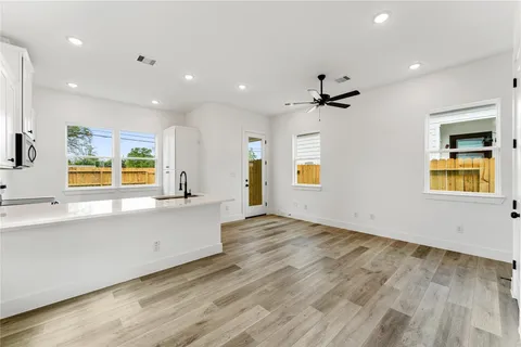 $1,599 | 8506 Wileyvale Road, Unit A, Houston, TX 77016