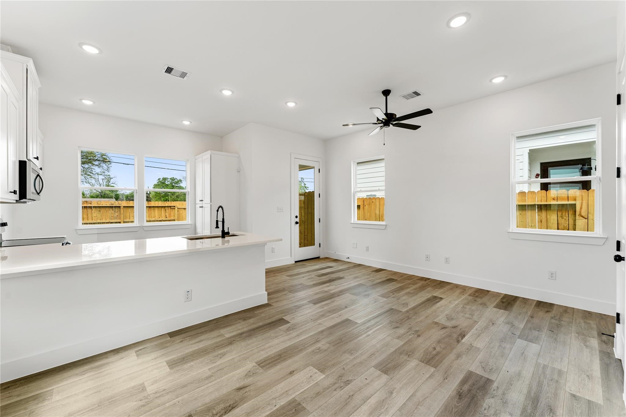 8506 Wileyvale Road, Unit A Houston, TX 77016 - Photo 9 of 25 Open concept for flexible living room arrangements