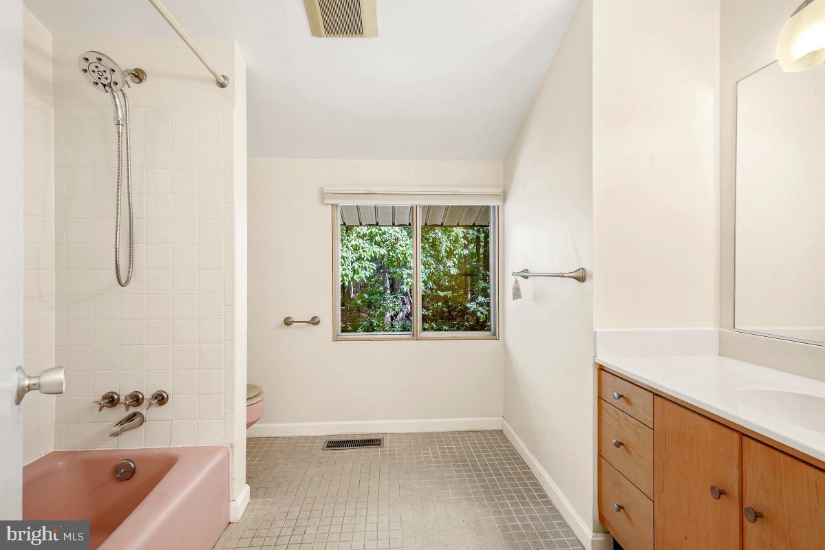 8545 Pineway Court Laurel, MD 20723 - Photo 25 of 41 Hall Bathroom