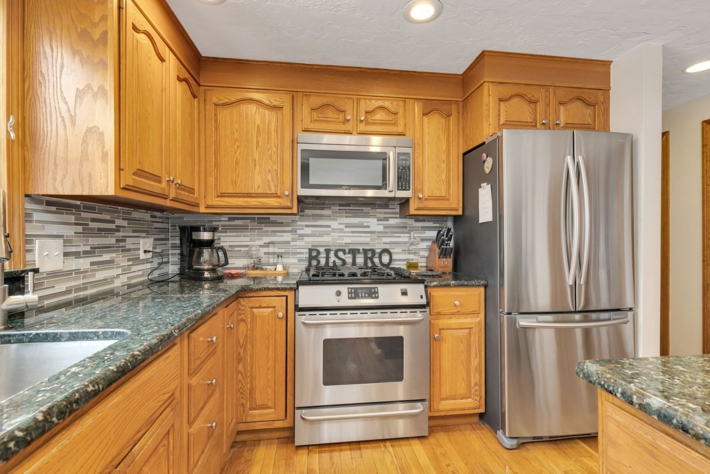 27 Crestview Drive Sandwich, MA 02537 - Photo 13 of 31