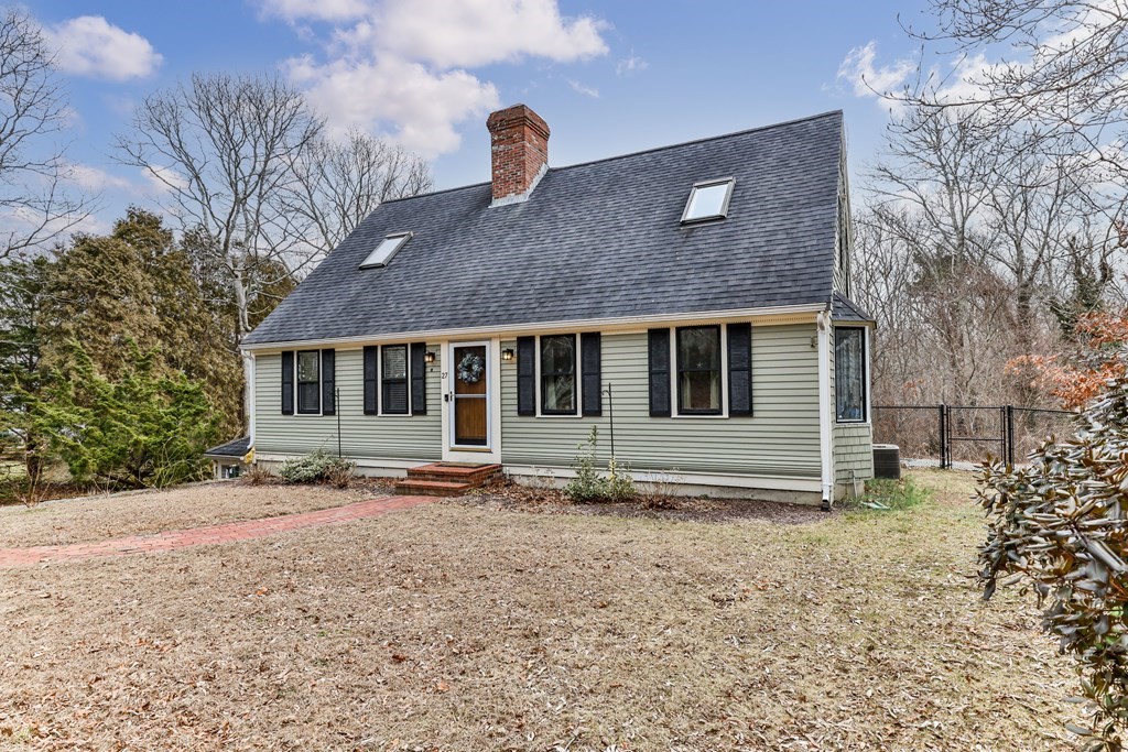 27 Crestview Drive Sandwich, MA 02537 - Photo 3 of 31