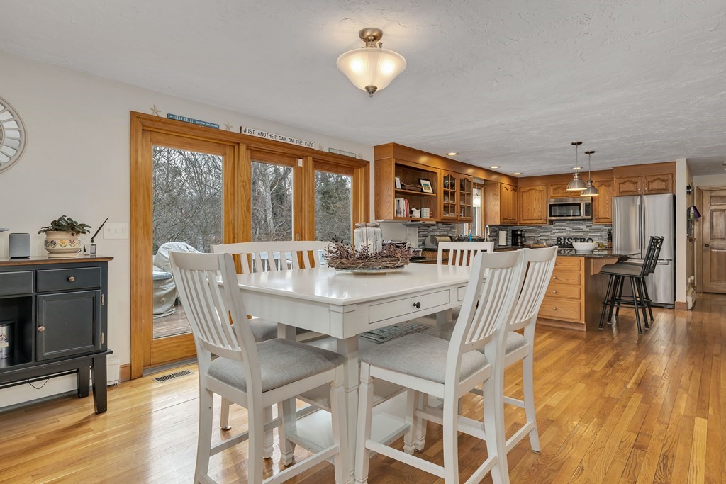 27 Crestview Drive Sandwich, MA 02537 - Photo 8 of 31