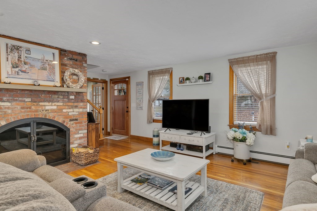 27 Crestview Drive Sandwich, MA 02537 - Photo 9 of 31