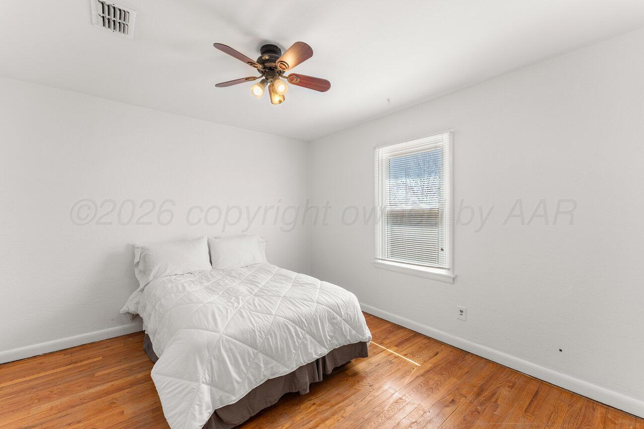 1109 Callahan Street Amarillo, TX 79106 - Photo 6 of 23 a bedroom with a bed and a window
