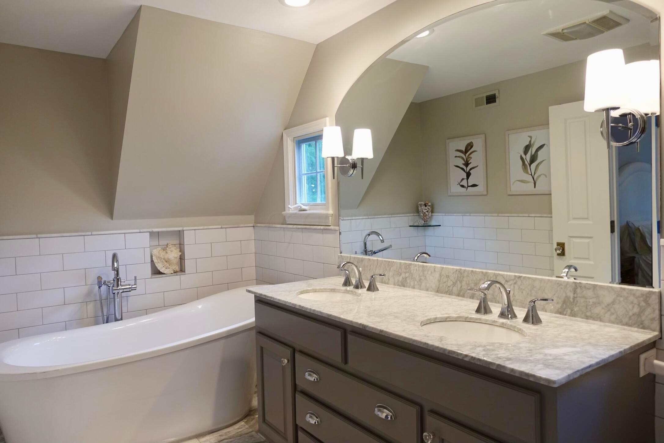 2283 Oxford Road Columbus, OH 43221 - Photo 23 of 27 DSC00496