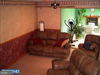 707 Warwick Road Fairless Hills, PA 19030 - Photo 4 of 6 Family Room