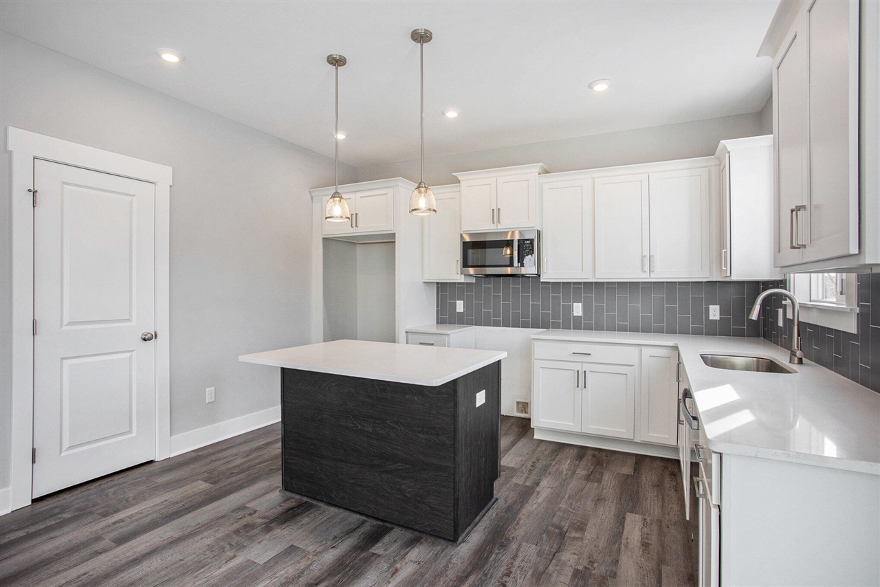 8851 Loggers Ridge Caledonia, MI 49316 - Photo 6 of 28