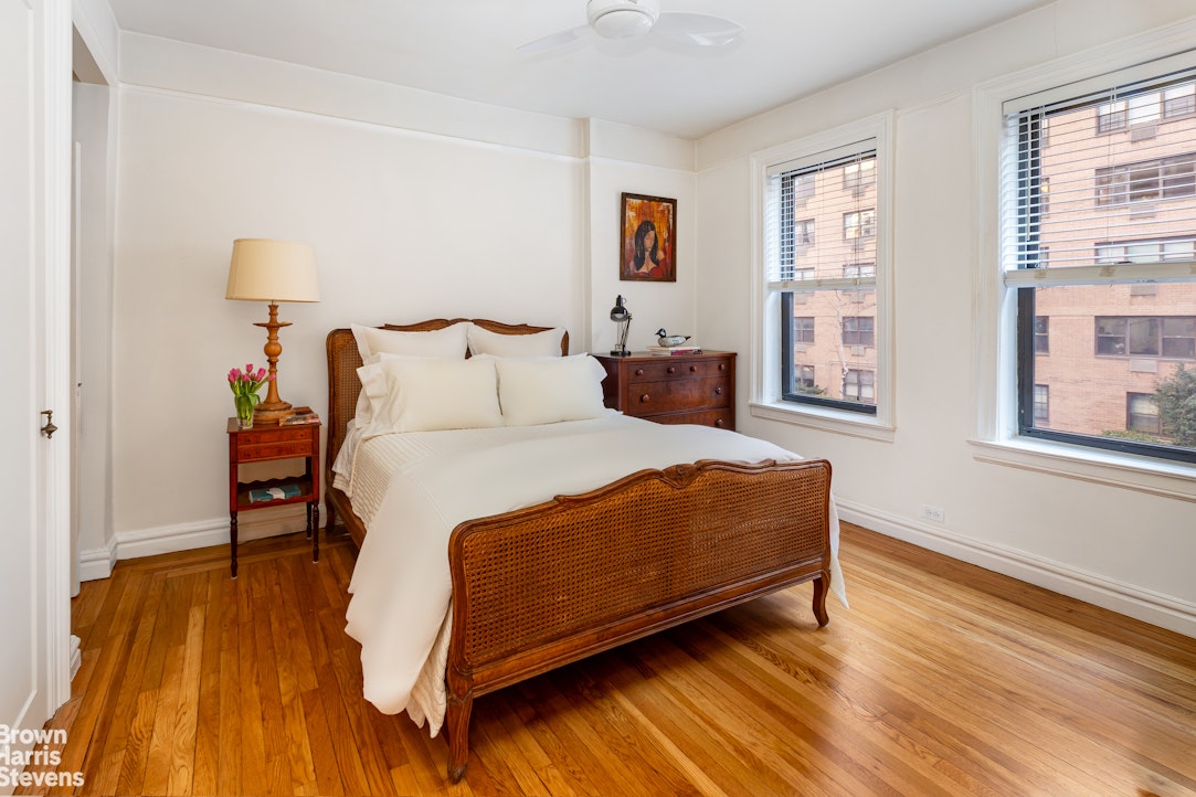 333 East 80th Street, Unit 2D Manhattan, NY 10075 - Photo 7 of 11