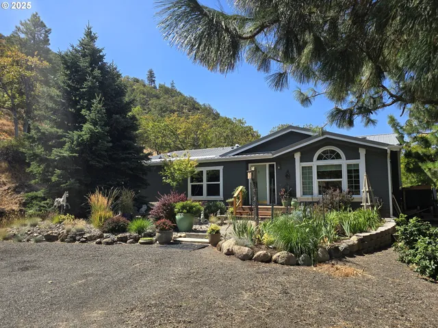 $477,500 | 6412 Cherry Heights Road, The Dalles, OR 97058