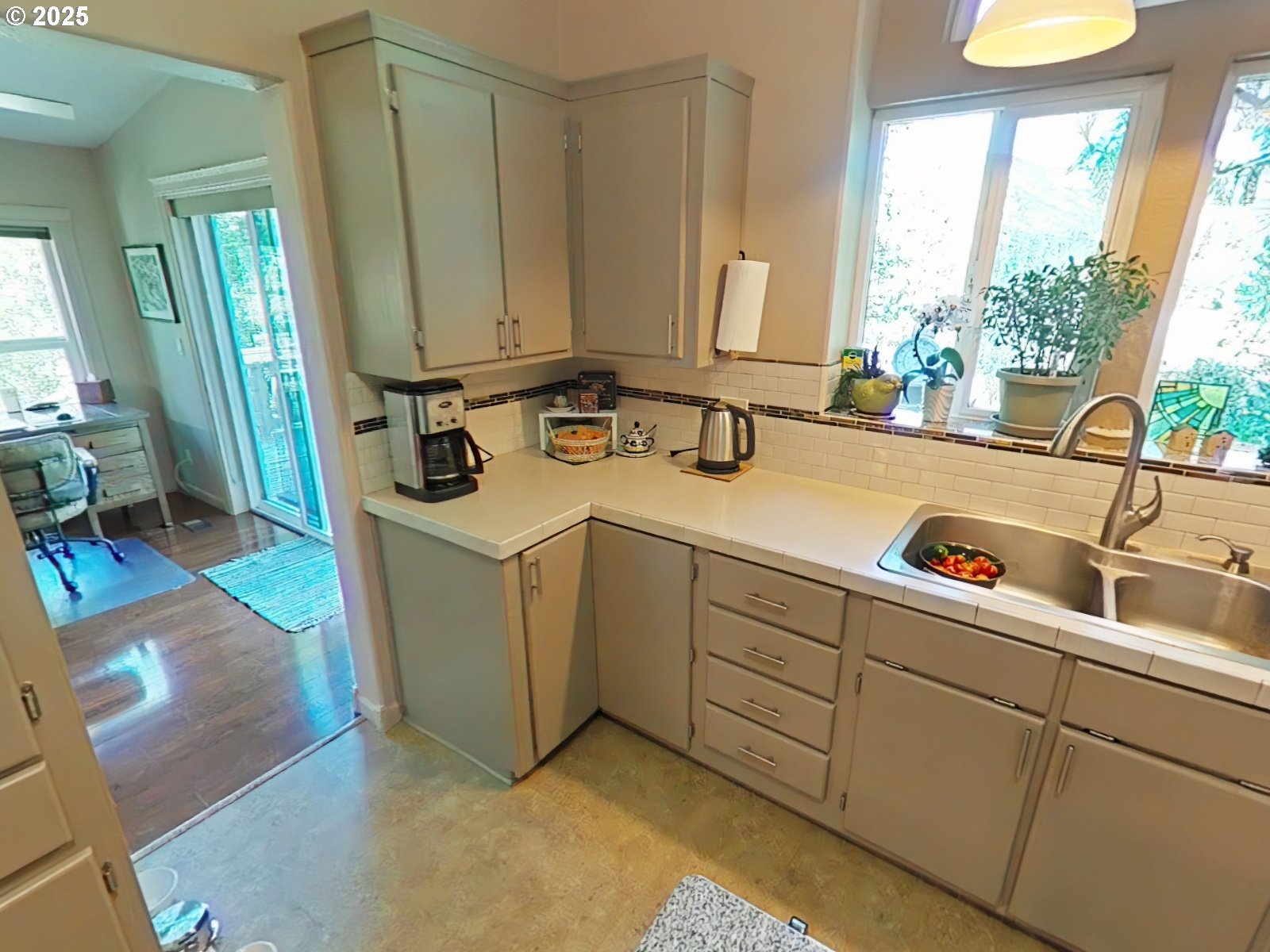 6412 Cherry Heights Road The Dalles, OR 97058 - Photo 10 of 48