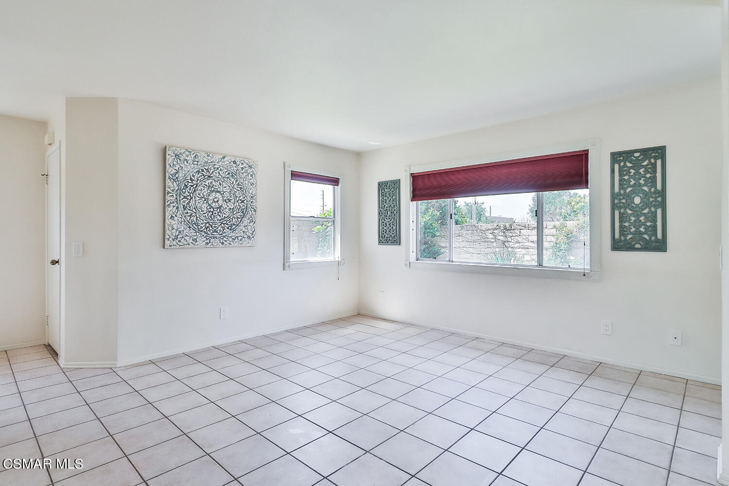 4498 Apricot Road, Unit B Simi Valley, CA 93063 - Photo 5 of 36 a view of an empty room and window