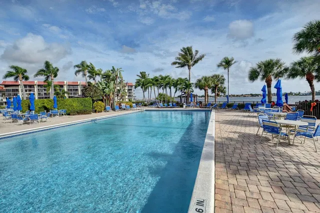 $2,350 | 104 Half Moon Circle, Unit C3, Hypoluxo, FL 33462