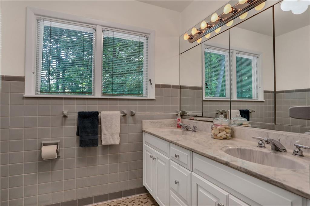 7928 Spring Mill Road Indianapolis, IN 46260 - Photo 28 of 47 Gallery Image 28