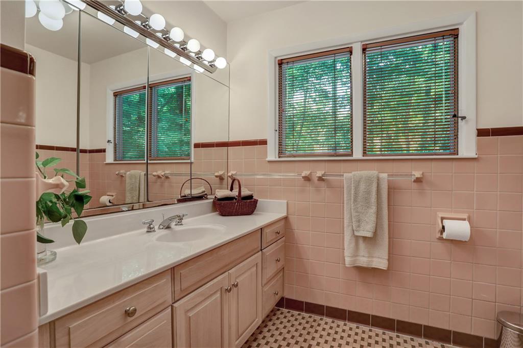 7928 Spring Mill Road Indianapolis, IN 46260 - Photo 30 of 47 Gallery Image 30