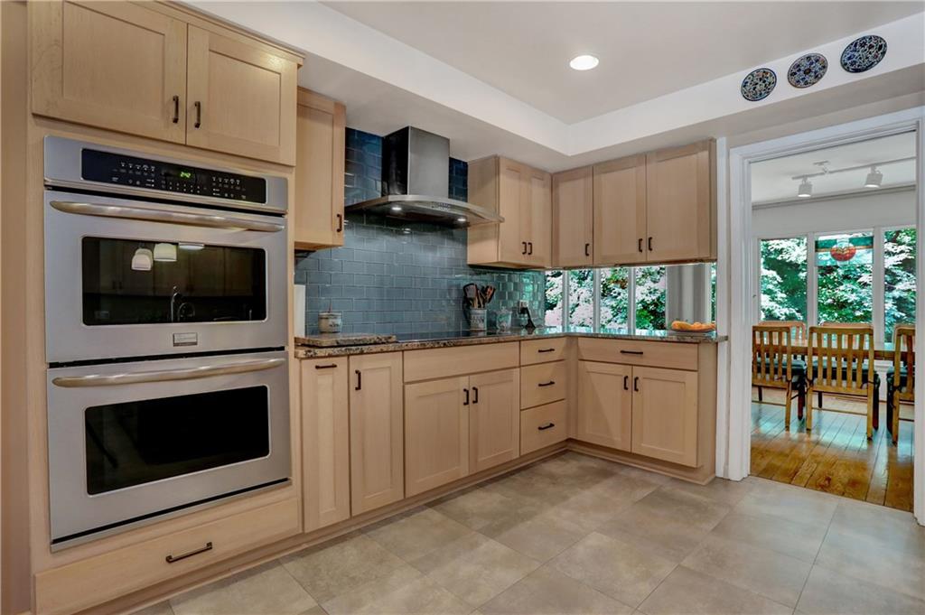 7928 Spring Mill Road Indianapolis, IN 46260 - Photo 9 of 47 Gallery Image 9