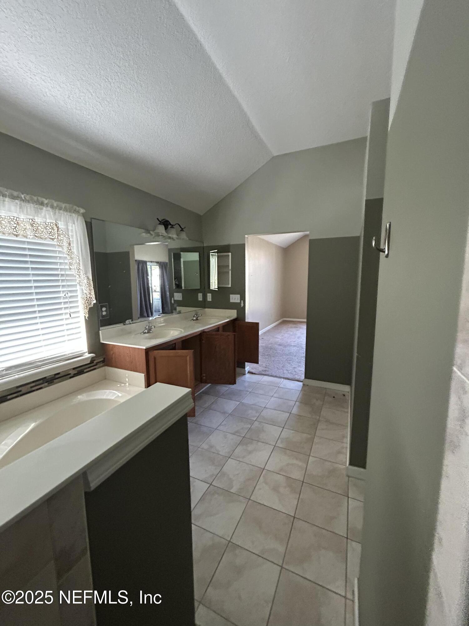 86173 Maple Leaf Place Yulee, FL 32097 - Photo 10 of 21 Photo Oct 16 2025, 12 33 38 PM