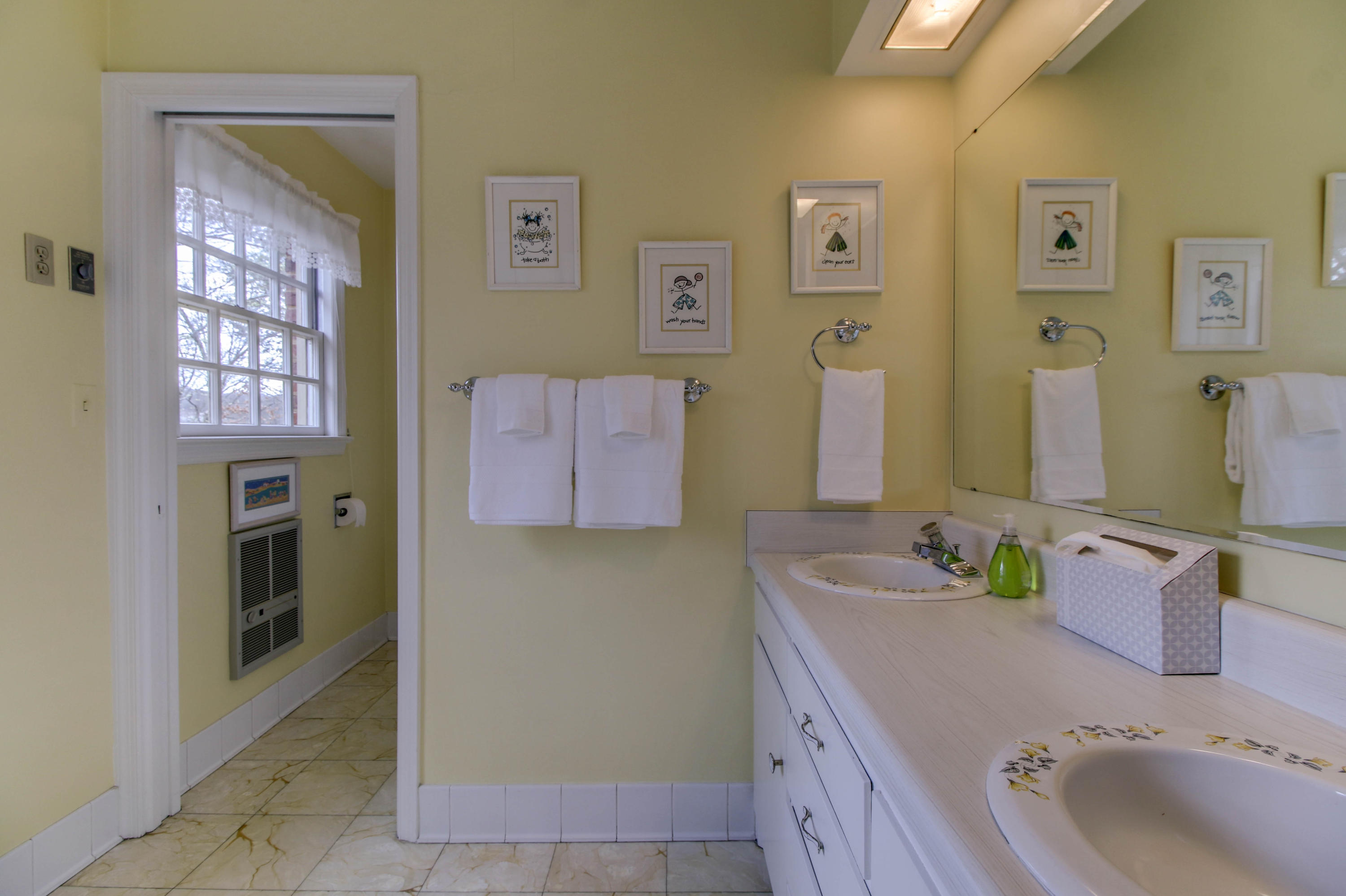 3866 Winding Way Road Southwest Roanoke, VA 24015 - Photo 37 of 71 Upper Level Master Bathroom