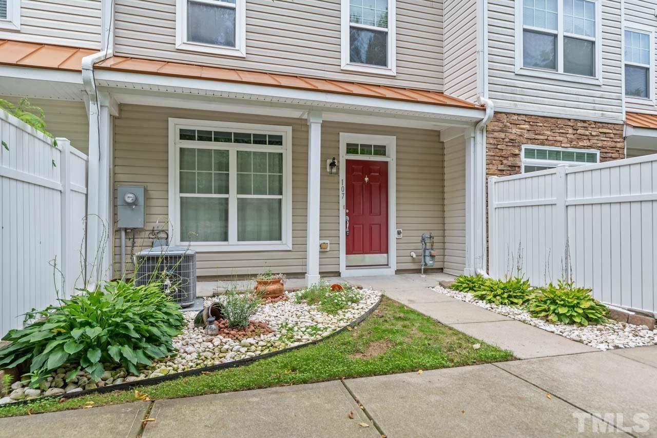 11720 Coppergate Drive, Unit 107 Raleigh, NC 27614 - Photo 1 of 26 a front view of a house