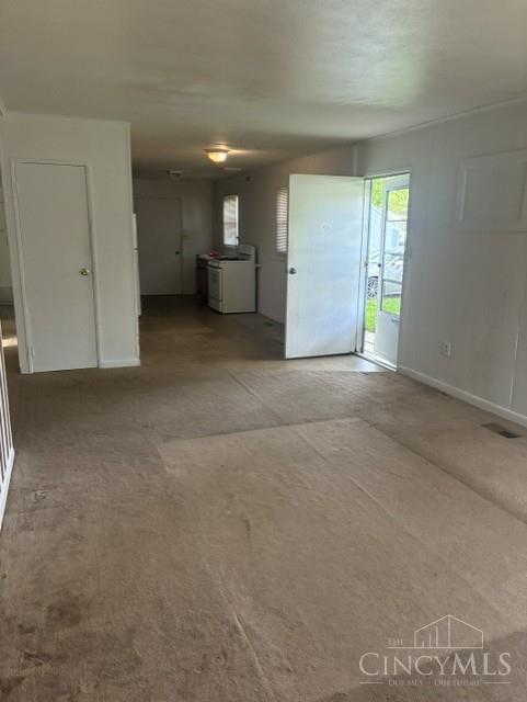 9585 Ridgemoor Avenue Cincinnati, OH 45231 - Photo 4 of 12