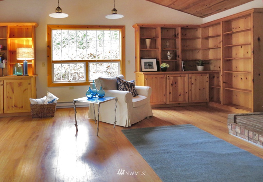2262 Northeast Jacobson Road Poulsbo, WA 98370 - Photo 9 of 11 Gallery Image 9