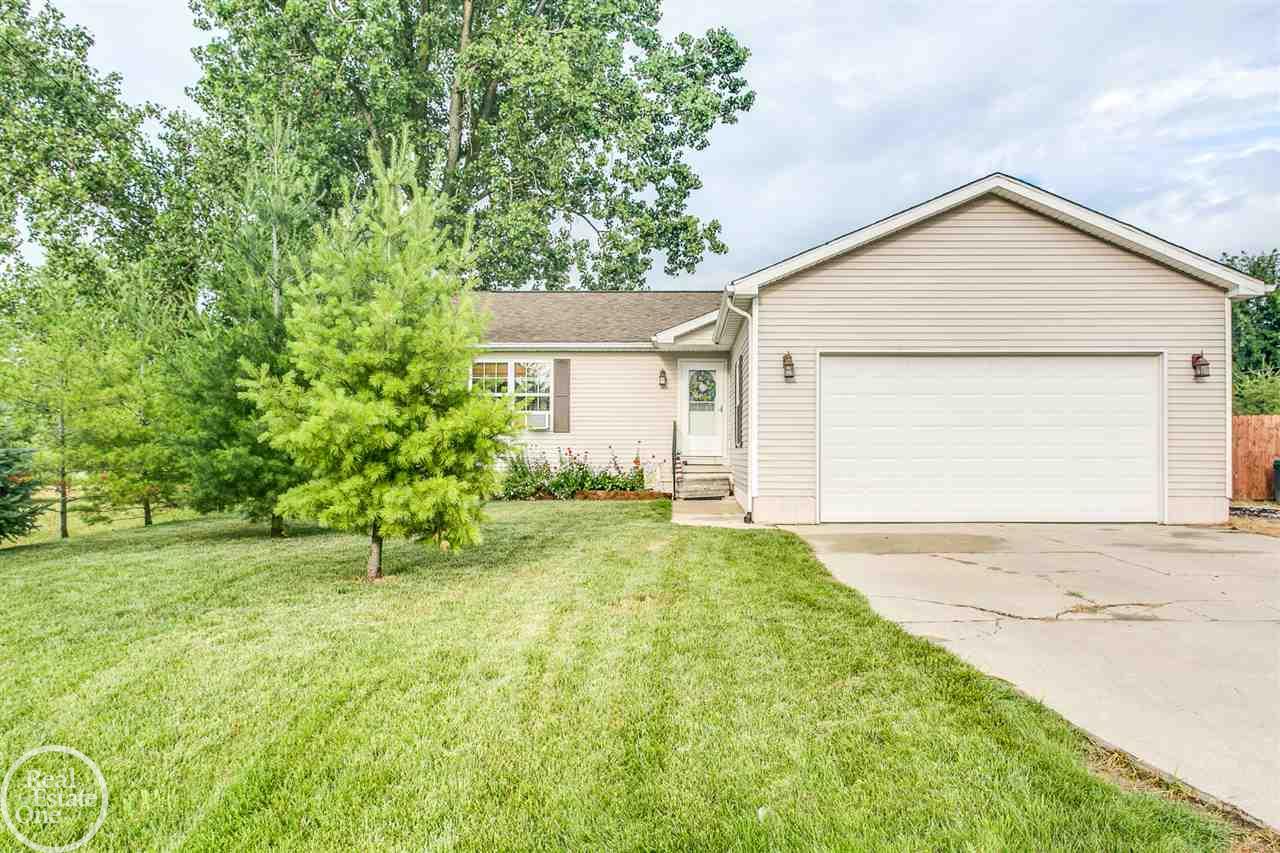 1020 Minnesota Road Port Huron, MI 48060 - Photo 1 of 31 31296462.JPG
