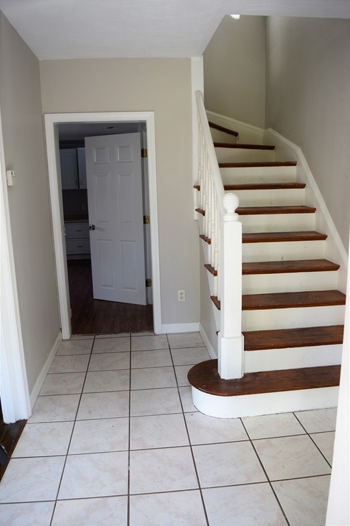 115 Ashcroft Road Medford, MA 02155 - Photo 3 of 30