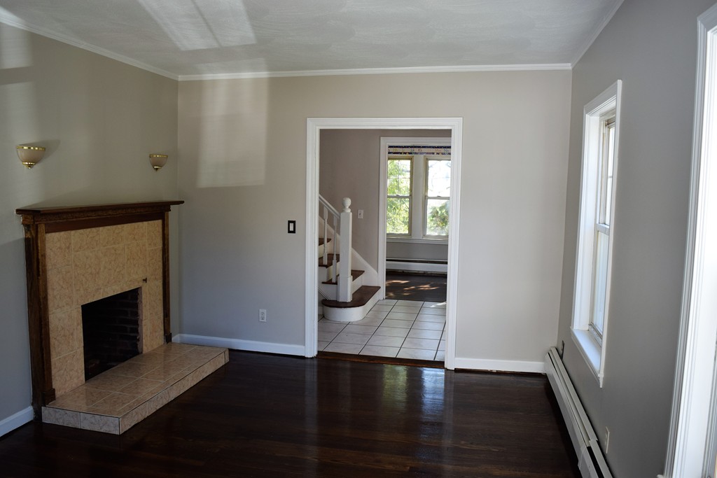 115 Ashcroft Road Medford, MA 02155 - Photo 5 of 30