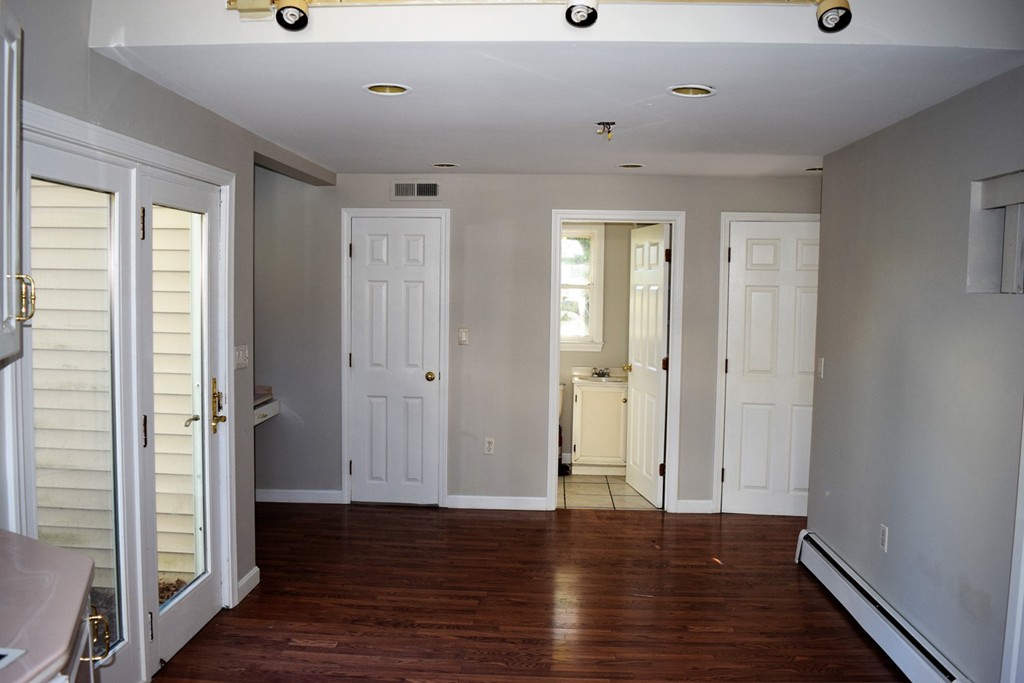 115 Ashcroft Road Medford, MA 02155 - Photo 9 of 30