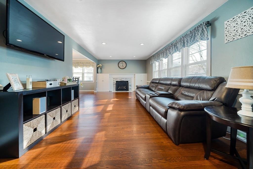 38 Kinnicutt Road Worcester, MA 01602 - Photo 9 of 25 Gallery Image 9