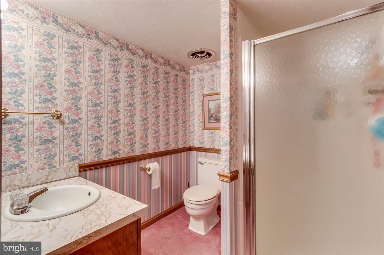 817 Greenbriar Road York, PA 17404 - Photo 21 of 27 Gallery Image 21
