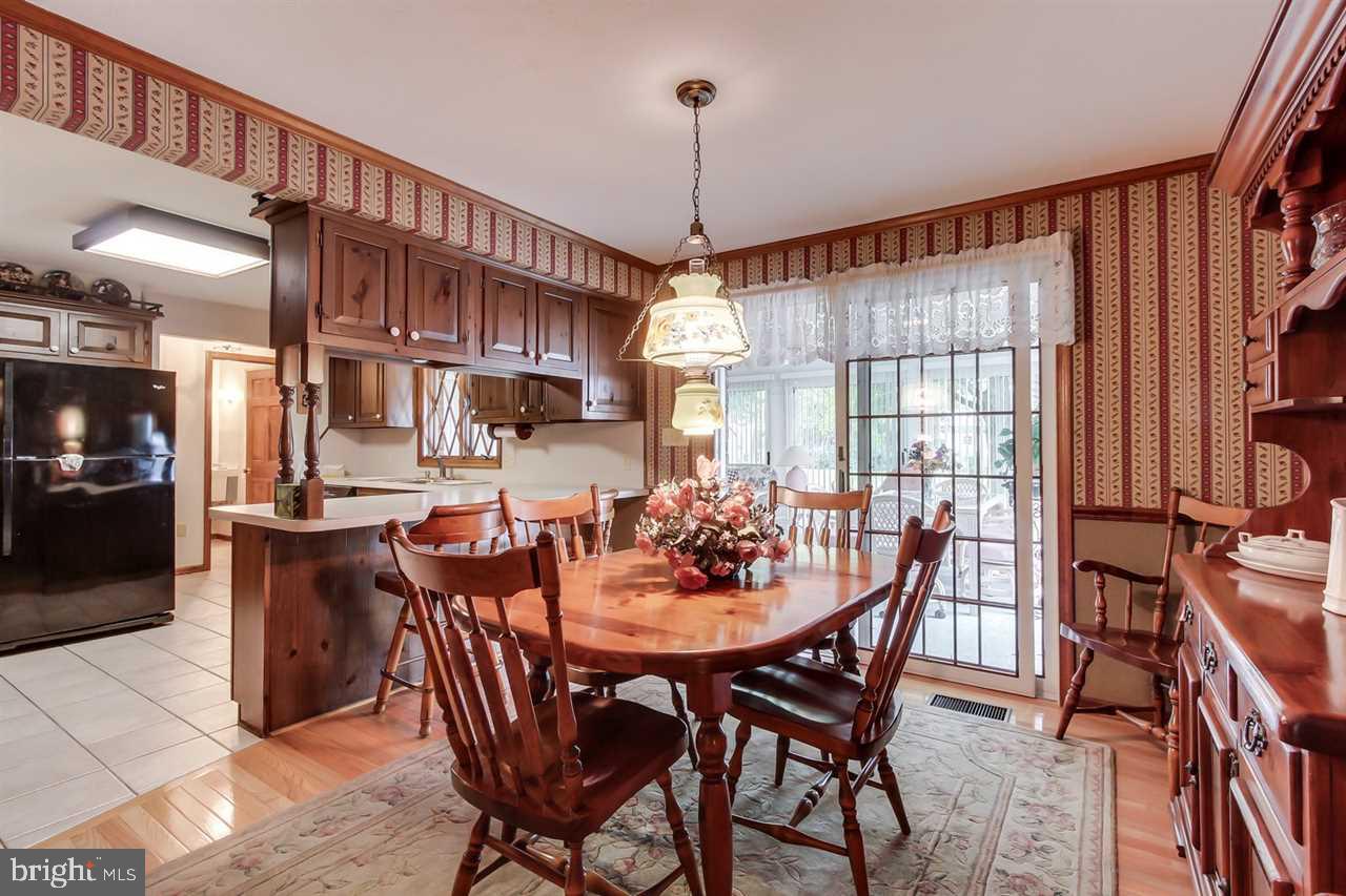 817 Greenbriar Road York, PA 17404 - Photo 5 of 27 Gallery Image 5